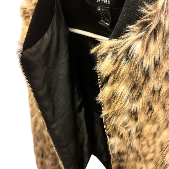FOREVER 21 EUC FAUX CHEETAH FUR FULL ZIP JACKET SIZE LARGE - Picture 4 of 5